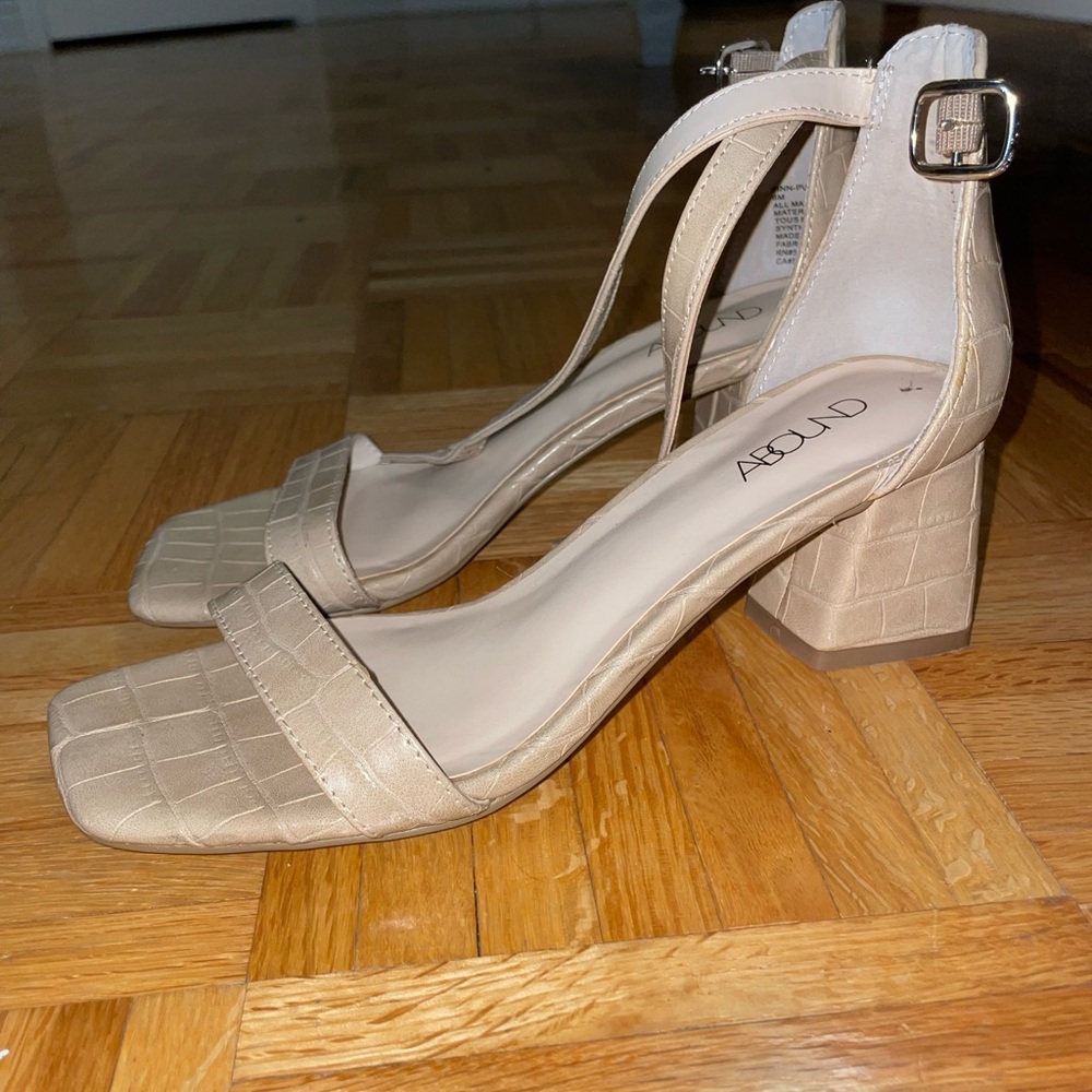 Women's Tan Block Heel Sandals